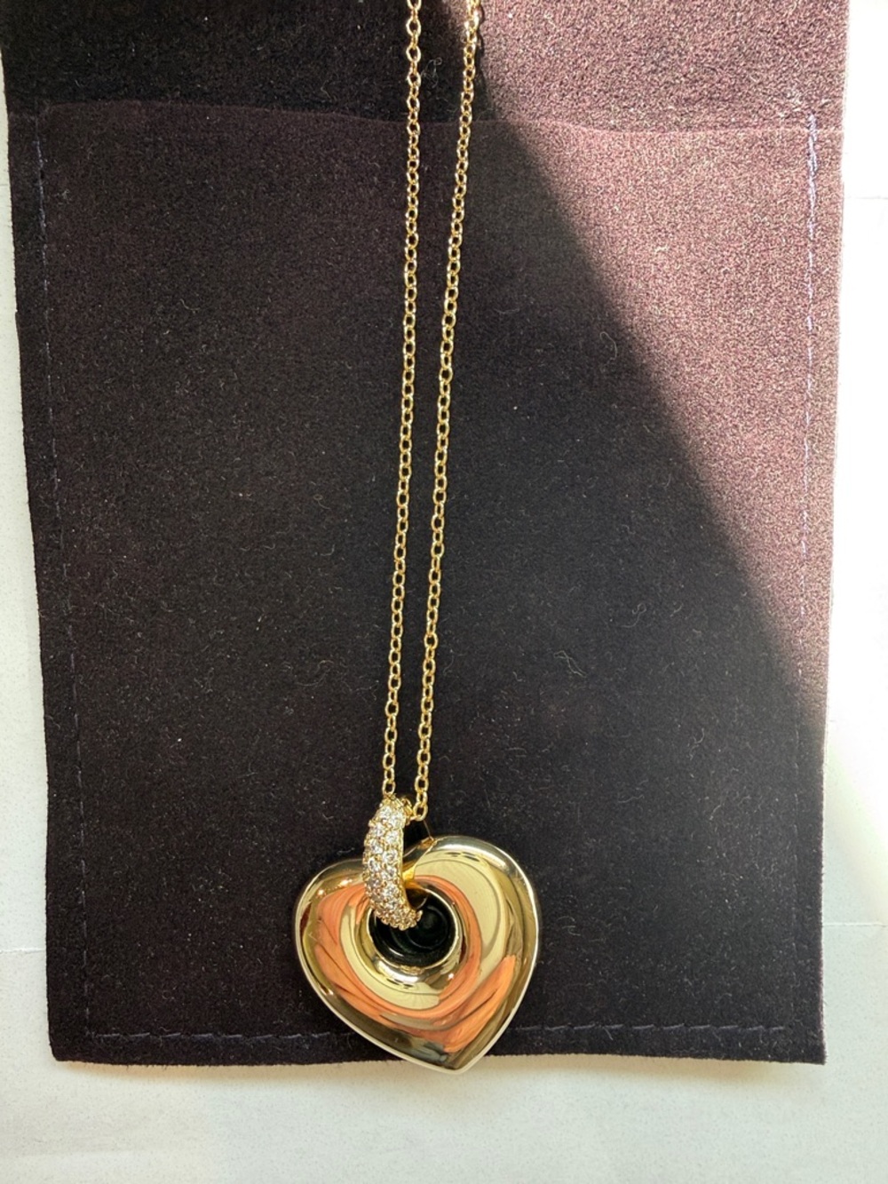 Heart 💜 necklace NWT perfect for any occasion approximately 10 inches